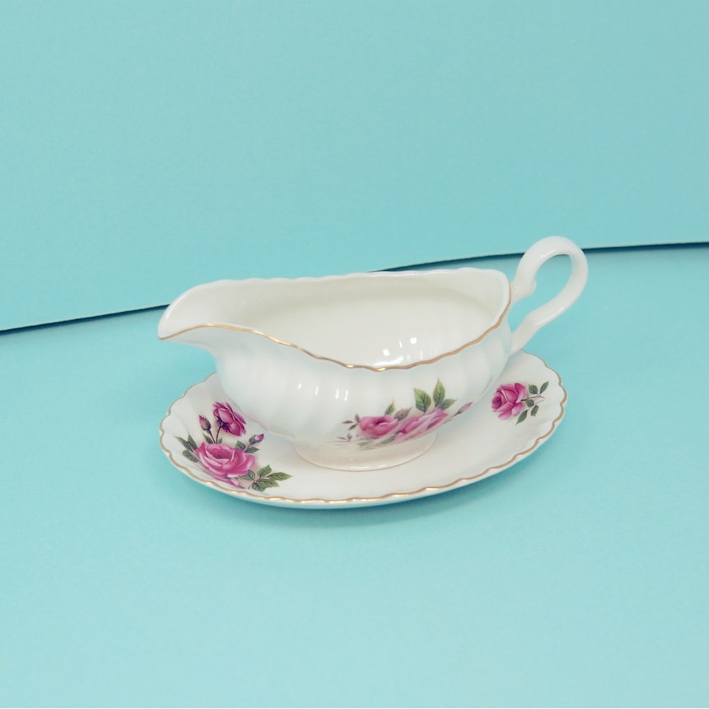 Vintage Johnson’s Brothers ROSE Fine China Gravy Boat Made In England Iron Stone